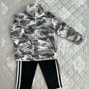 NWT Nike tracksuit for toddlers 2T